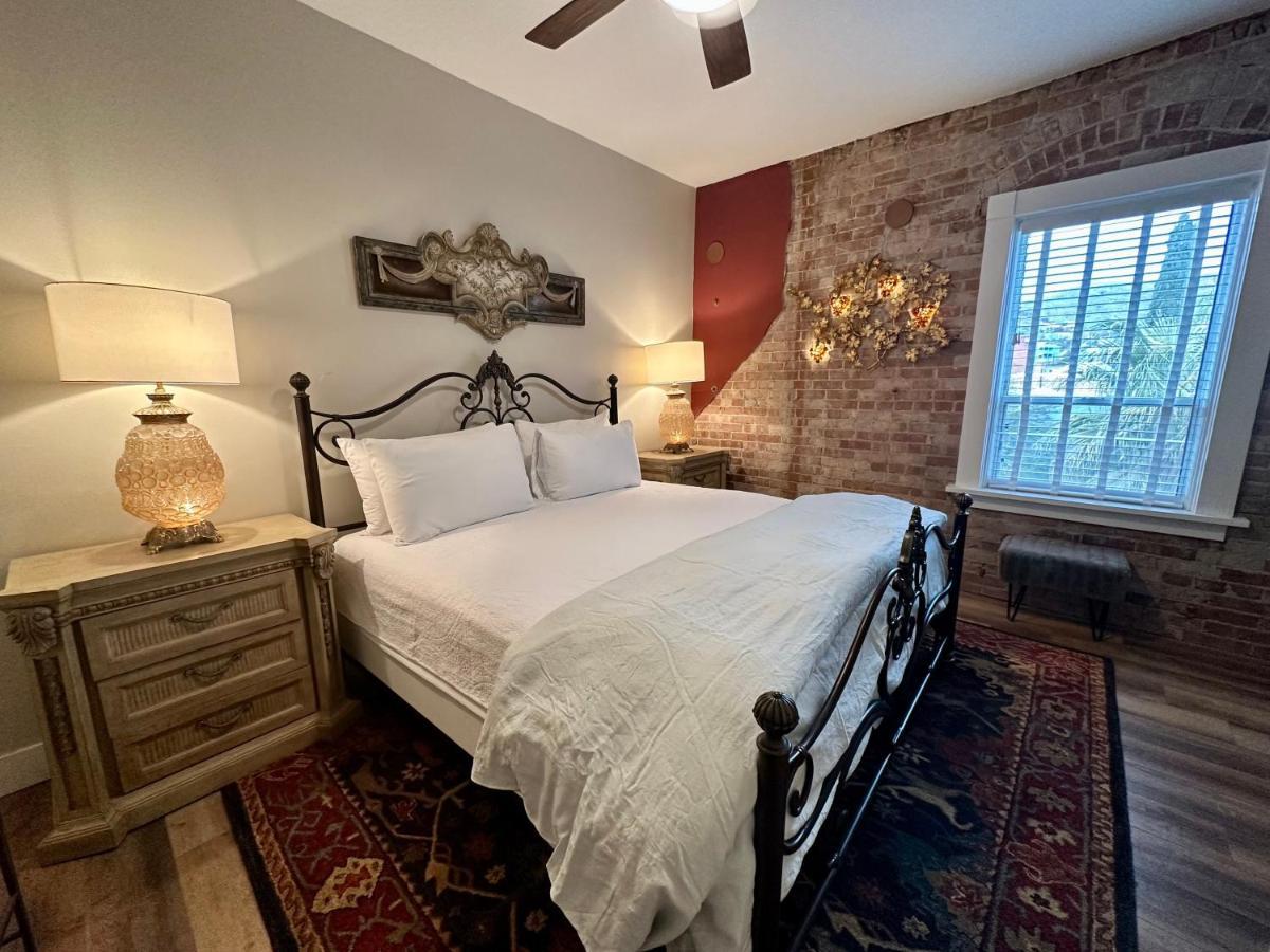 Bisbee Brownstone Suites ภายนอก รูปภาพ