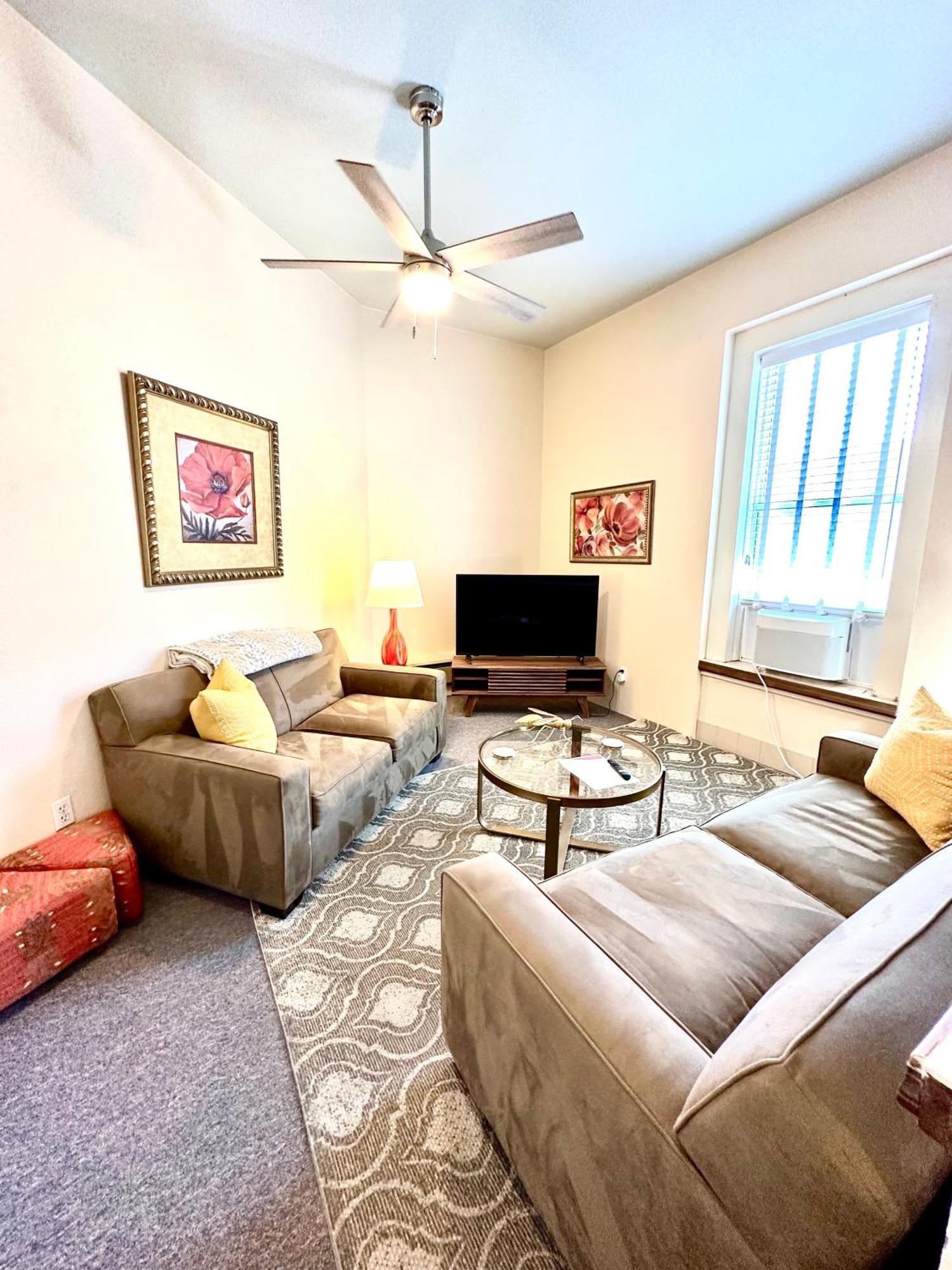 Bisbee Brownstone Suites ภายนอก รูปภาพ