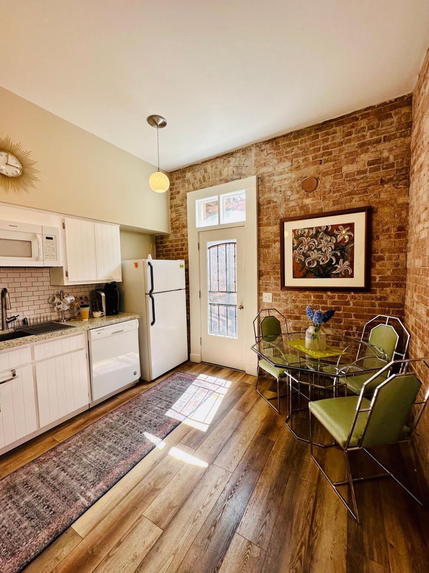 Bisbee Brownstone Suites ภายนอก รูปภาพ
