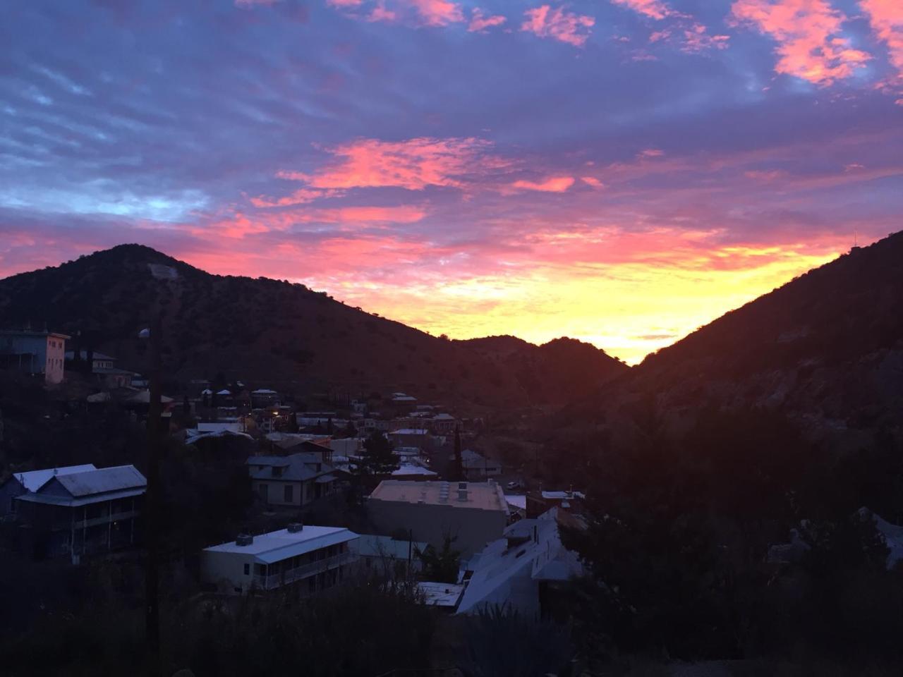 Bisbee Brownstone Suites ภายนอก รูปภาพ