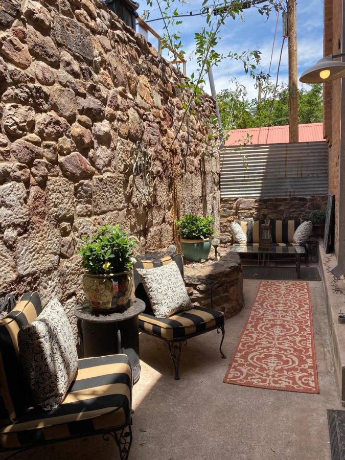 Bisbee Brownstone Suites ภายนอก รูปภาพ